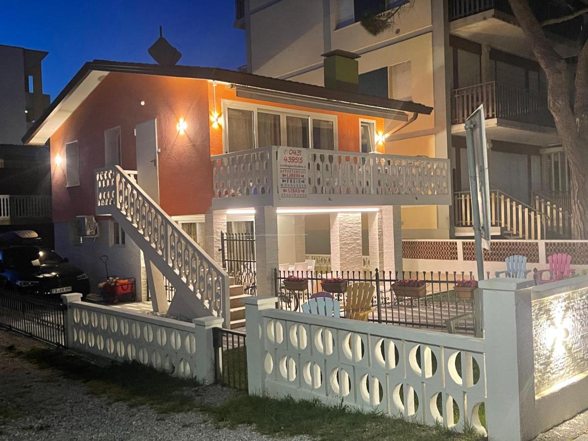 Luna Bibione Buitenkant foto