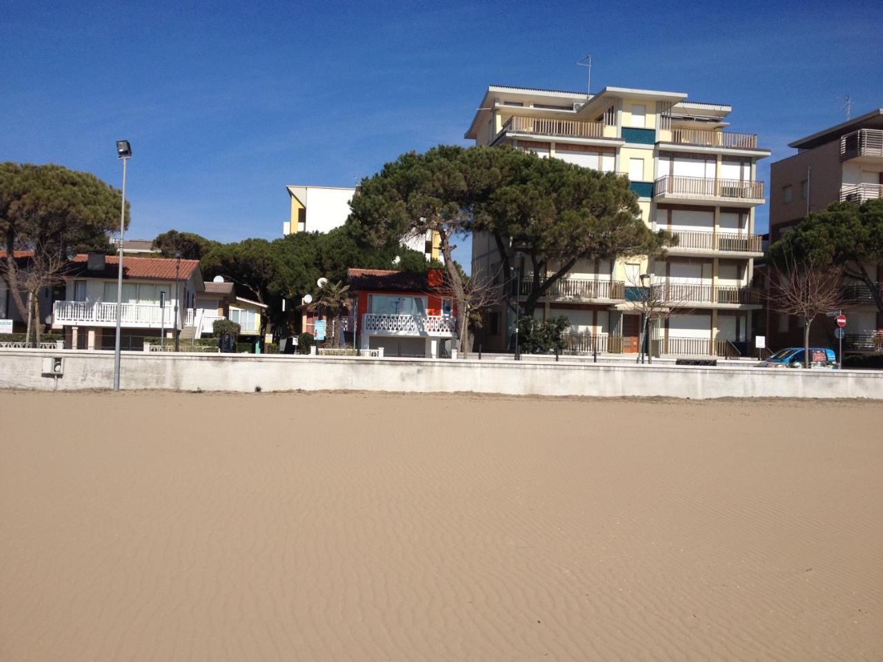 Luna Bibione Buitenkant foto